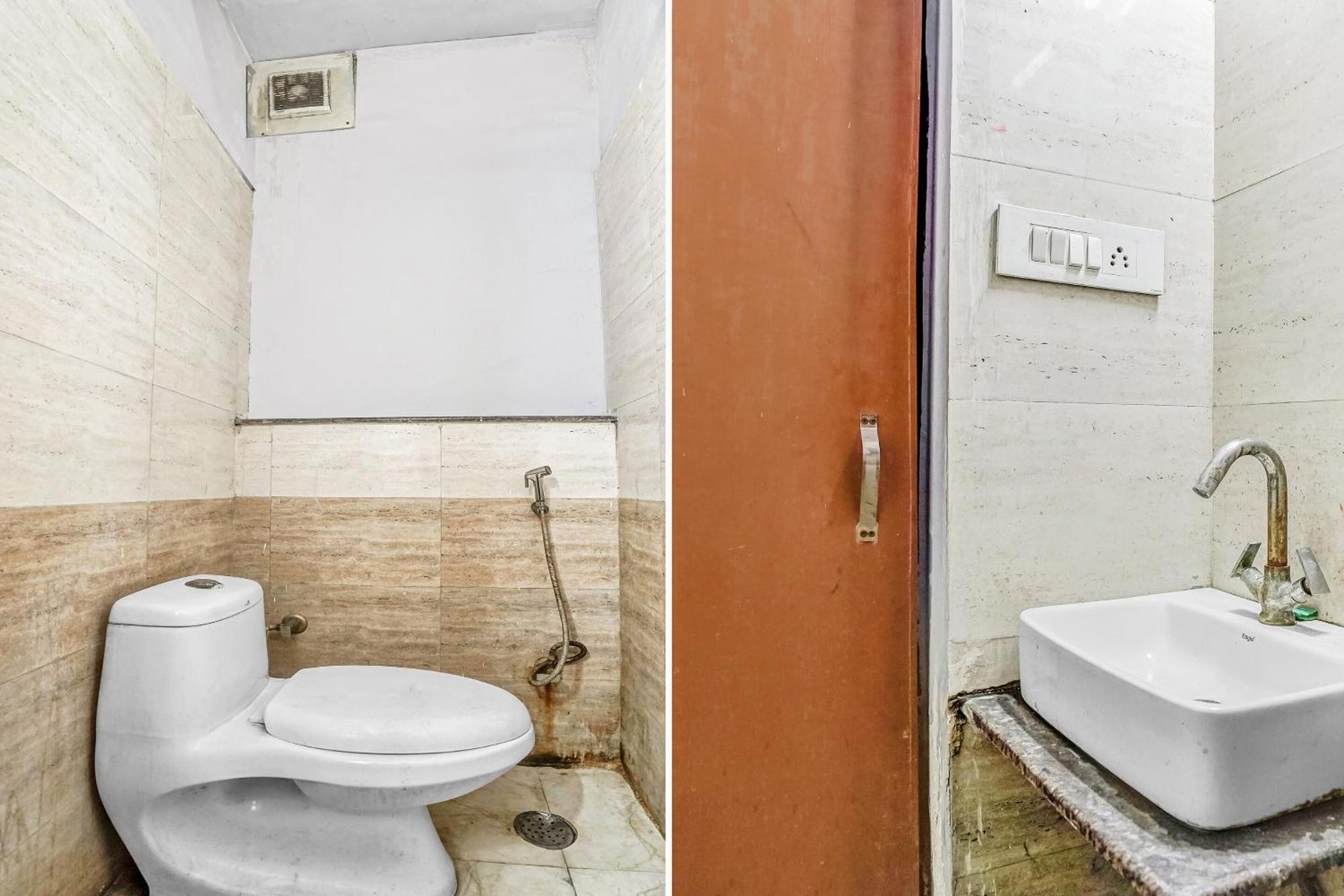 Hotel O M Near Akshardham New Delhi